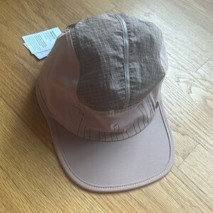 Lululemon drawcord hiking cap size L/XL